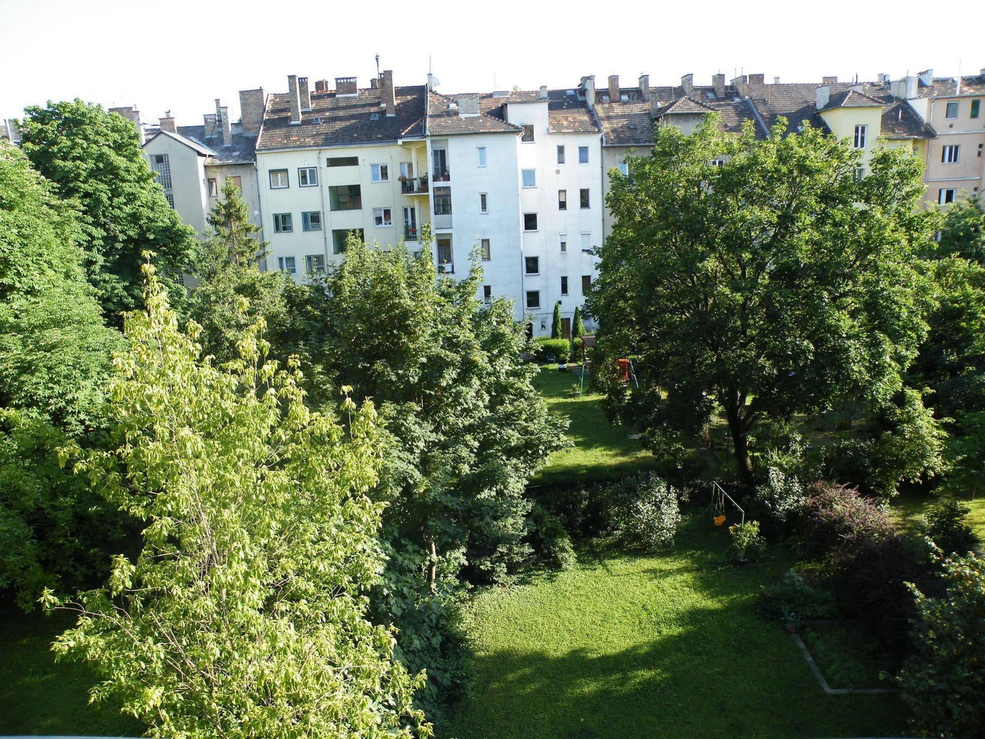 Buda